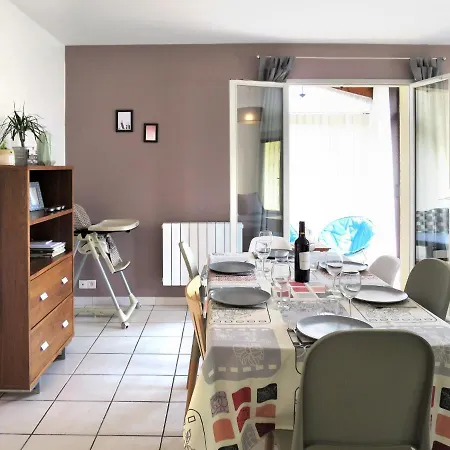 Hébergement de vacances Les Chênes - Hut123