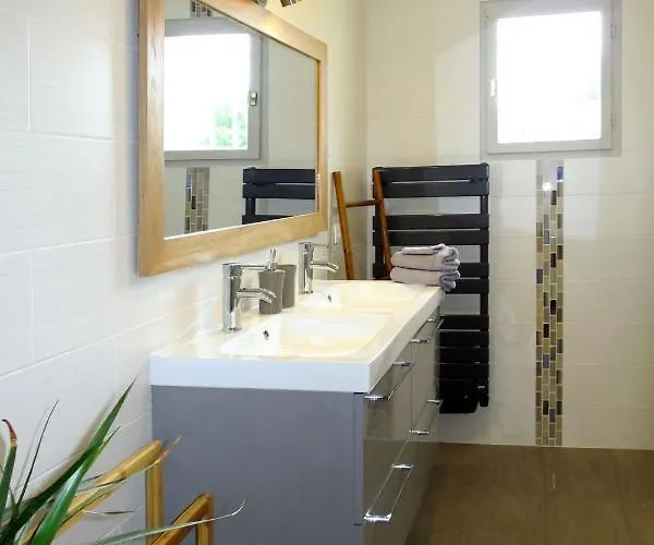 Les Chenes By Interhome بيت للعطل